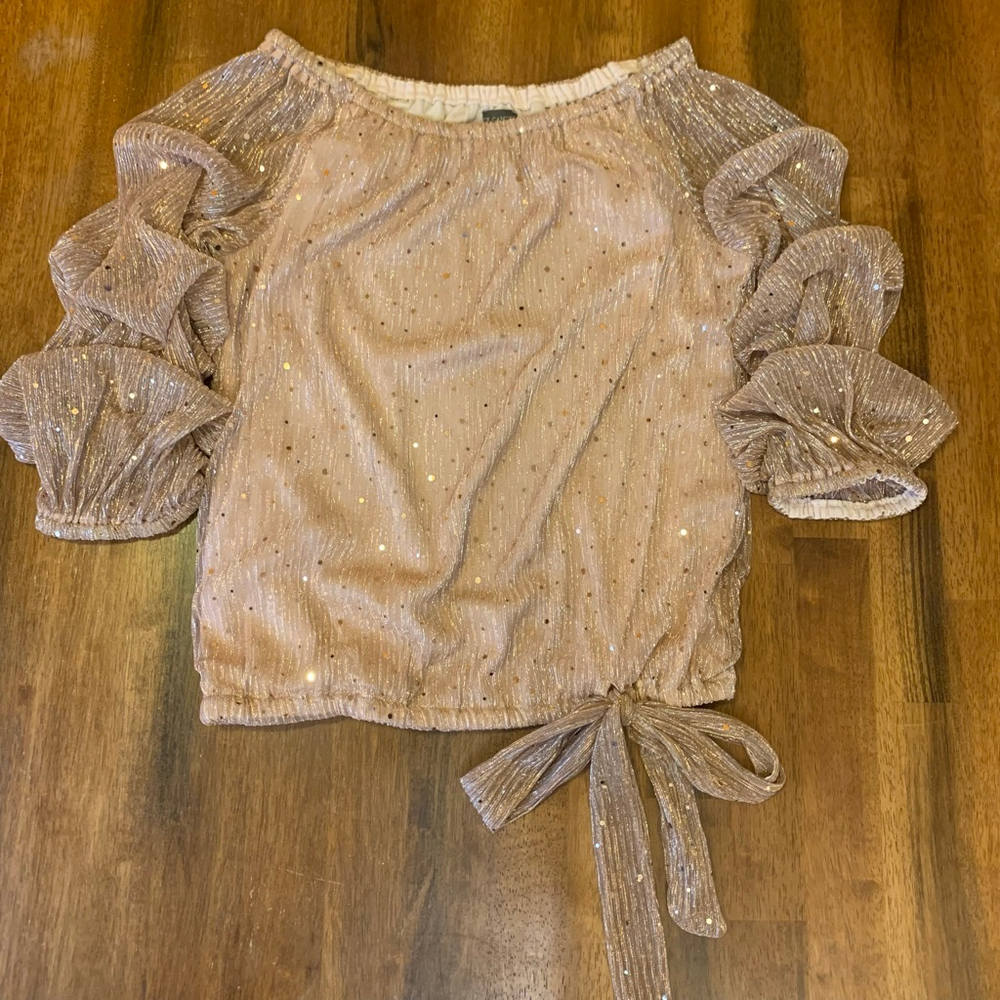 Vince Camuto Top Medium Rose Gold Color Off Shoulder Sequin Bottom Tie
